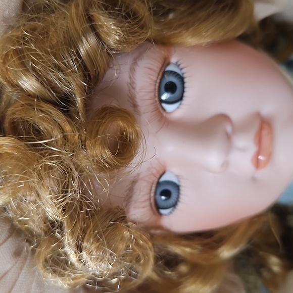 Collectable Doll - Picture 11 of 14